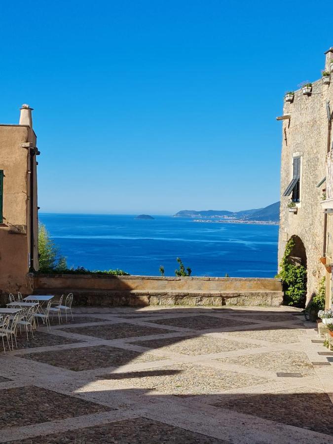 Federico II - Rooms And Breakfast Borgio Verezzi Exterior photo